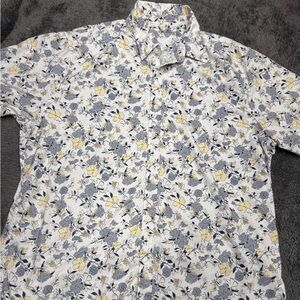 Abercrombie & Fitch Men’s XXL Button Up Short Sleeve Shirt!